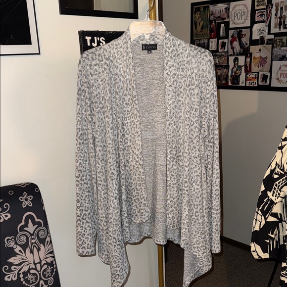 bobeau Sweaters - BOBEAU Light Gray Animal Print Cardigan